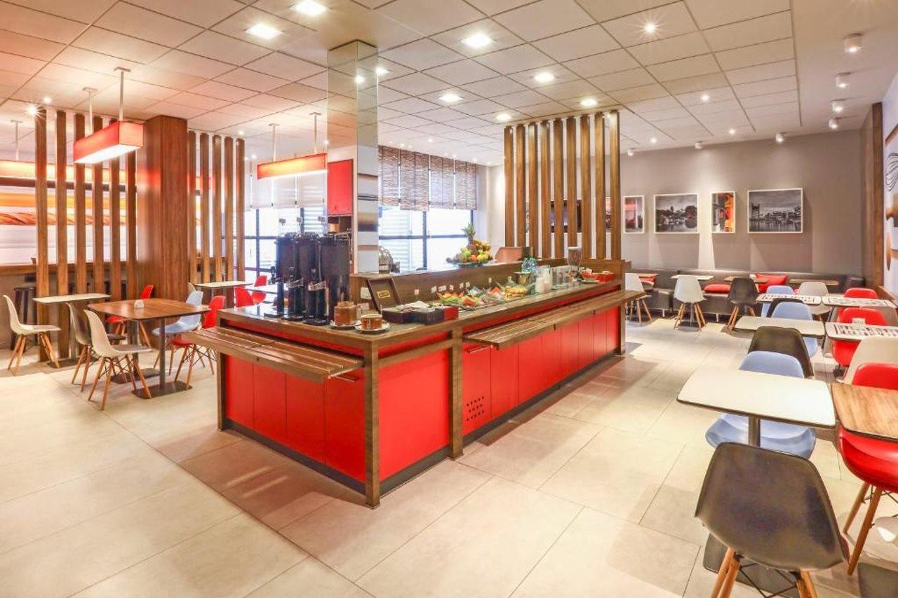 Отель Ibis Buenos Aires Obelisco Экстерьер фото